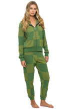 Classic CHECK QUILTED SWEATPANTS - JUNGLE GREEN PALM