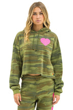 Classic HEART RELAXED CROPPED PULLOVER HOODIE - CAMO NEON PINK