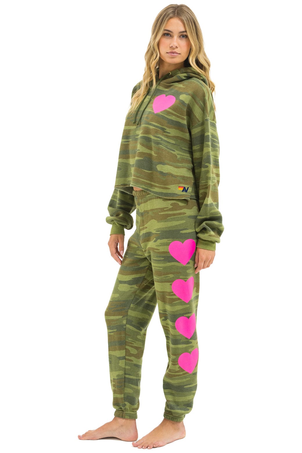 Classic HEART RELAXED CROPPED PULLOVER HOODIE - CAMO NEON PINK