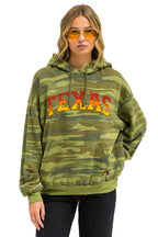 Classic UNIVERSITY OF TEXAS PULLOVER HOODIE RELAXED - CAMO