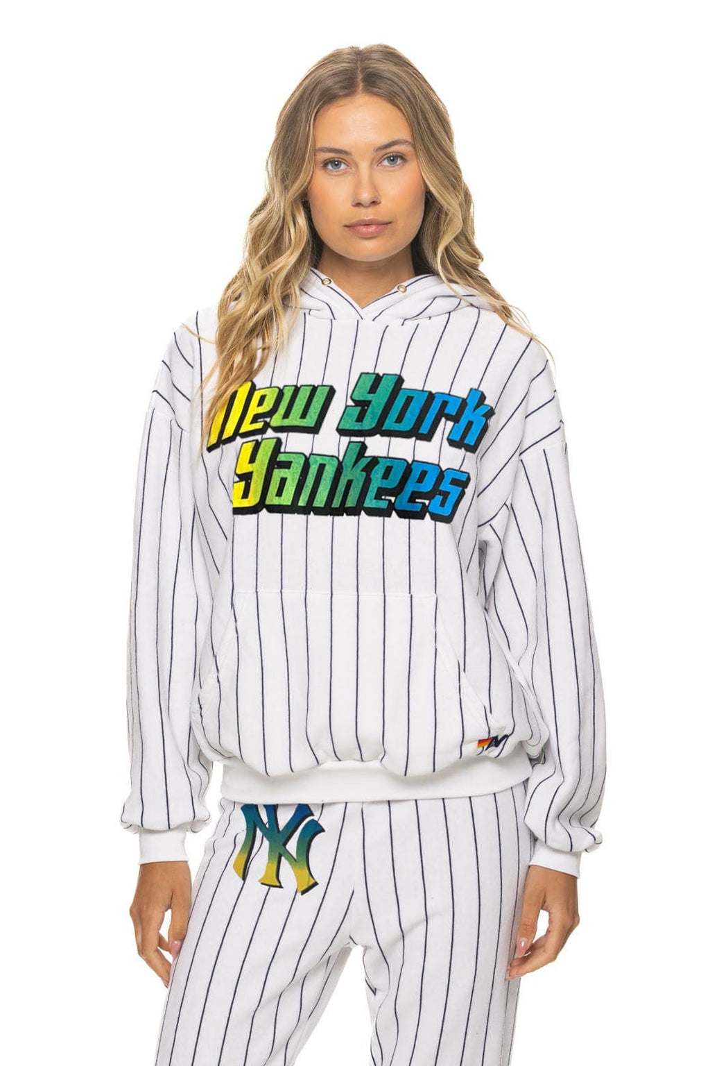 Classic NEW YORK YANKEES PINSTRIPE 2026 RELAXED PULLOVER HOODIE - WHITE NAVY