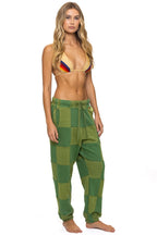 Classic CHECK QUILTED SWEATPANTS - JUNGLE GREEN PALM