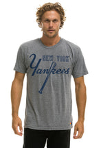 Classic NY YANKEES BOLT CREW TEE - HEATHER