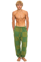 Classic CHECK QUILTED SWEATPANTS - JUNGLE GREEN PALM