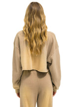Classic VINTAGE LOGO CROPPED CREW SWEATSHIRT RELAXED - FADED TAN