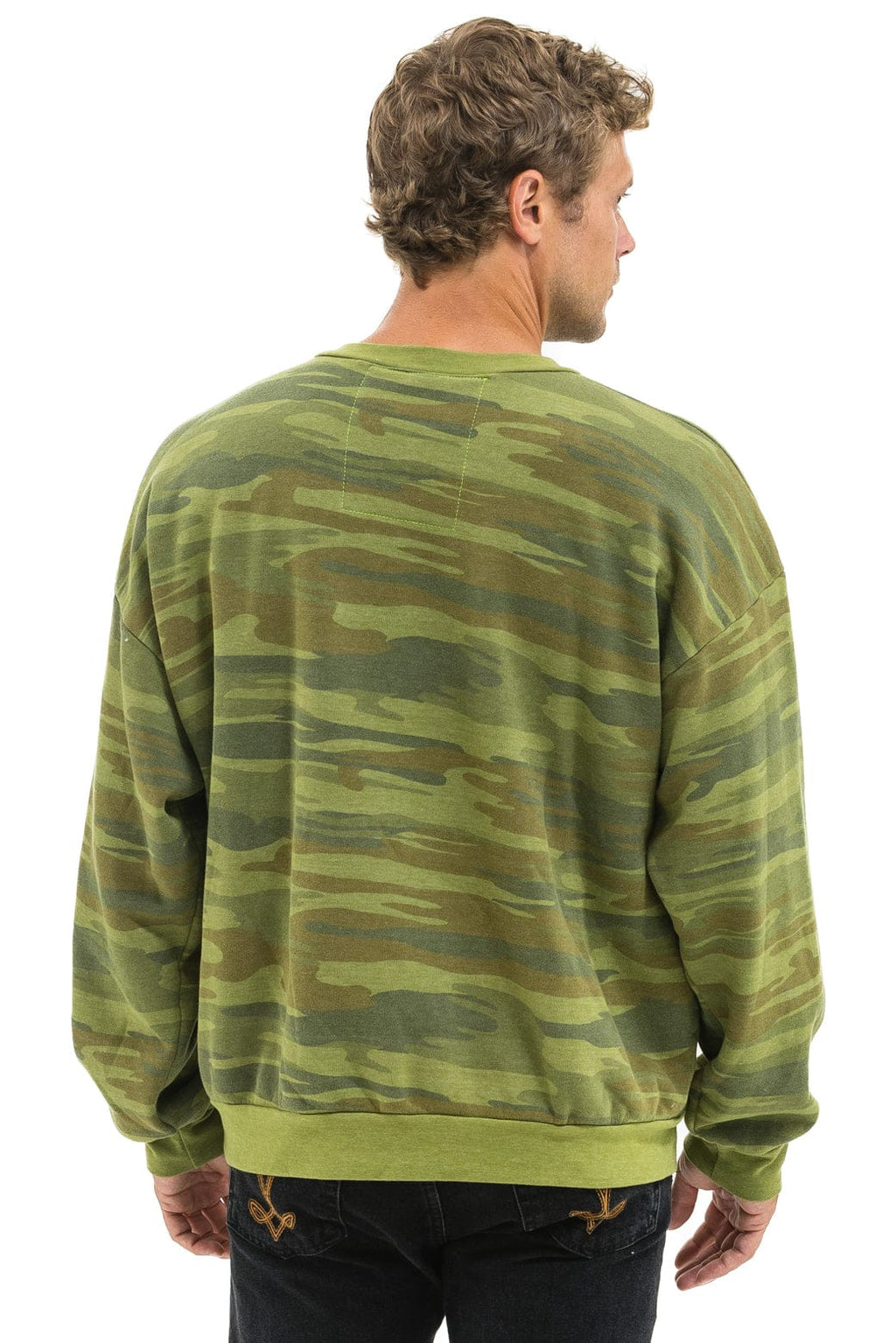 Classic HEART PRINT RELAXED CREW SWEATSHIRT - CAMO NEON PINK