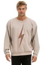 Classic BOLT RELAXED CREW SWEATSHIRT - SAND MOCHA