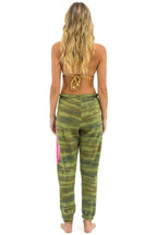 Classic BOLT SWEATPANTS - CAMO NEON PINK