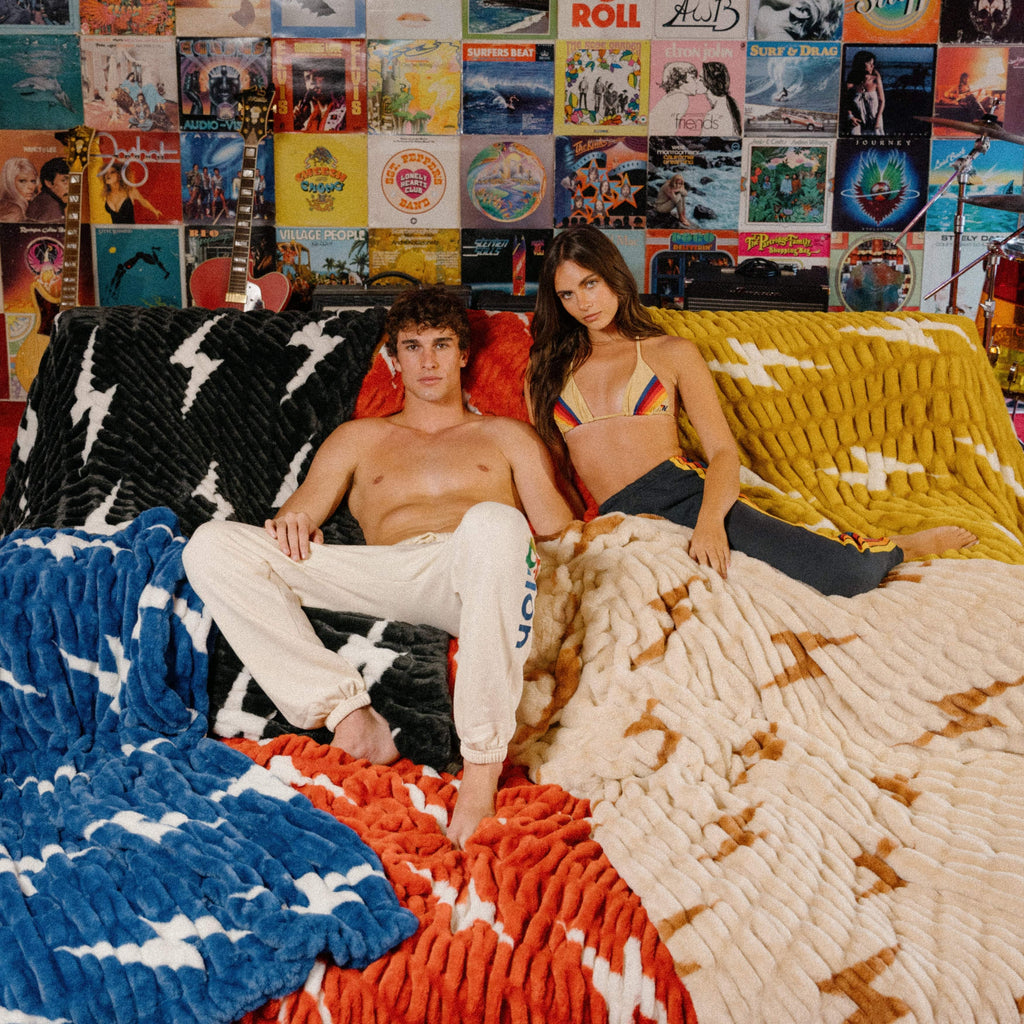 Classic Aviator Nation x Lola Blanket - Black White Bolt