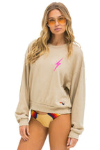 Classic BOLT 2 RELAXED CREW SWEATSHIRT - SAND NEON PINK