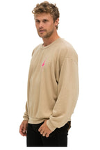 Classic BOLT 2 RELAXED CREW SWEATSHIRT - SAND NEON PINK