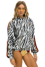 Classic CLASSIC RELAXED PULLOVER HOODIE WITH ZIPPER POCKETS - ZEBRA