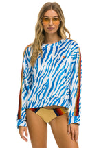 Classic CLASSIC VELVET RELAXED SWEATSHIRT - BLUE TIGER