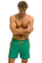Classic MENS 5 STRIPE FLEX SHORTS - AMAZON